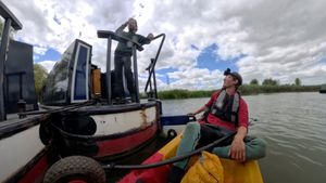 Source to Sea down the River Thames WITHOUT Leaving it (Part 4)'s poster