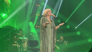 Googoosh MADE OF FIRE's poster
