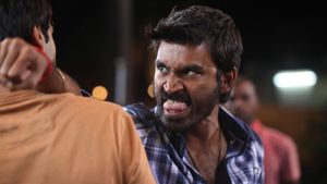 Velaiyilla Pattathari's poster