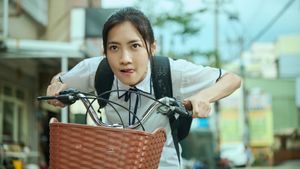 Love Beside Me's poster
