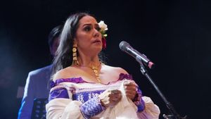 El Grito: Lila Downs at the Macedonio Alcalá Theater, with the Alejandro Díaz Orchestra and the Costumbrista Dance Company's poster