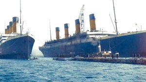 Titanic: Building the World's Largest Ship's poster