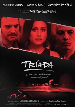 Tríada's poster