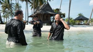 Mechanic: Resurrection's poster