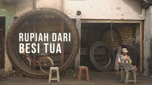 Earning Rupiah From Scrap Metal's poster