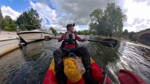 Source to Sea down the River Thames WITHOUT Leaving it (Part 6)'s poster