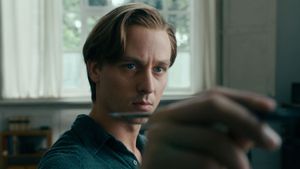 Never Look Away's poster