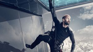 Mechanic: Resurrection's poster