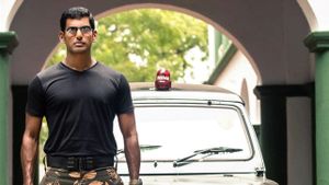 Irumbu Thirai's poster