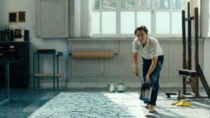 Never Look Away's poster