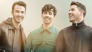 Chasing Happiness's poster