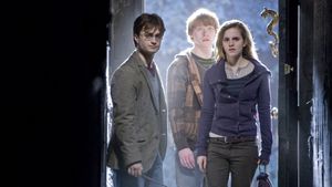 Harry Potter and the Deathly Hallows: Part 1's poster