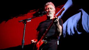 Roger Waters: This is not a Drill, Live at River Plate Stadium's poster