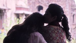 Ek Ladki Ko Dekha Toh Aisa Laga's poster