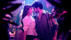 Love Aaj Kal's poster