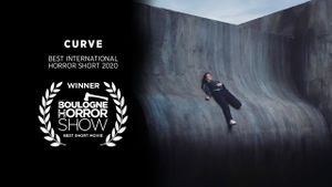 Curve's poster