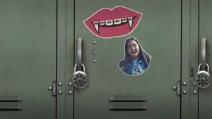 Growing Fangs's poster
