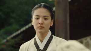 Hwang Jin Yi's poster