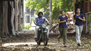 Irudhi Suttru's poster