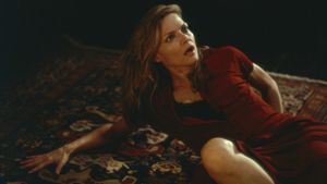 What Lies Beneath's poster