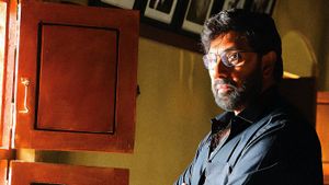 Valli Mayil's poster