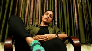 Naachiyaar's poster