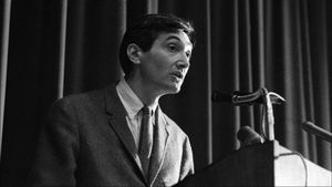 Howard Zinn: You Can't Be Neutral on a Moving Train's poster