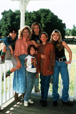 Don't Tell Mom the Babysitter's Dead's poster