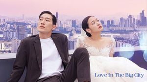 Love in the Big City's poster