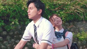 Fall In Love At First Kiss's poster