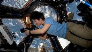 Astrosamantha, the Space Record Woman's poster
