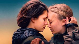Upon Her Lips: Hold Me Tight's poster