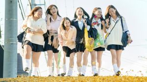 Sunny: Our Hearts Beat Together's poster