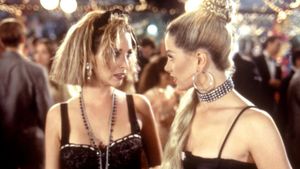 Romy and Michele's High School Reunion's poster