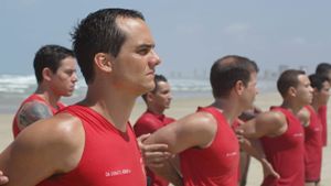 Futuro Beach's poster