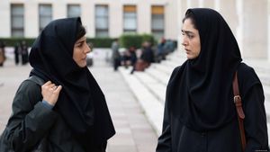 Reading Lolita in Tehran's poster