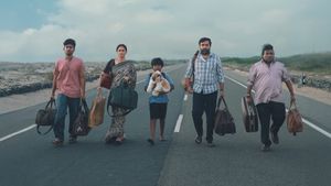 Tourist Family's poster