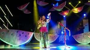 El Grito: Lila Downs at the Macedonio Alcalá Theater, with the Alejandro Díaz Orchestra and the Costumbrista Dance Company's poster