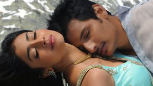 Rowthiram's poster