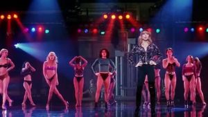 Showgirls's poster