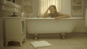 What Lies Beneath's poster