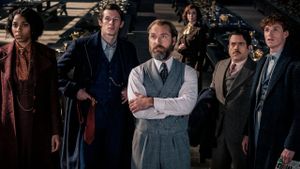 Fantastic Beasts: The Secrets of Dumbledore's poster