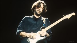 Eric Clapton: Across 24 Nights's poster