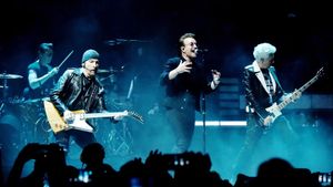 U2: eXPERIENCE - Live in Berlin's poster