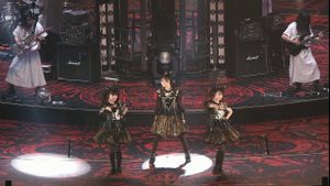 BABYMETAL Live at Tokyo Dome - WORLD TOUR 2016 - LEGEND - METAL RESISTANCE - Red Night's poster