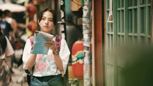 18×2 Beyond Youthful Days's poster