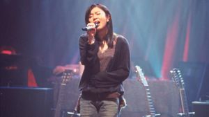 Utada Hikaru: Unplugged's poster