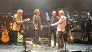 10cc - Clever Clogs. Live in Concert's poster