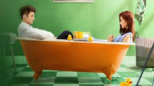 Oversize Love's poster