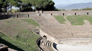 Pompeii: New Secrets Revealed with Mary Beard's poster